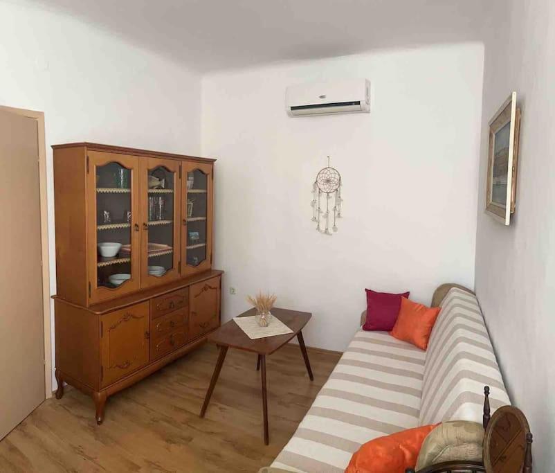 Vintage Pula Apartment Exterior photo
